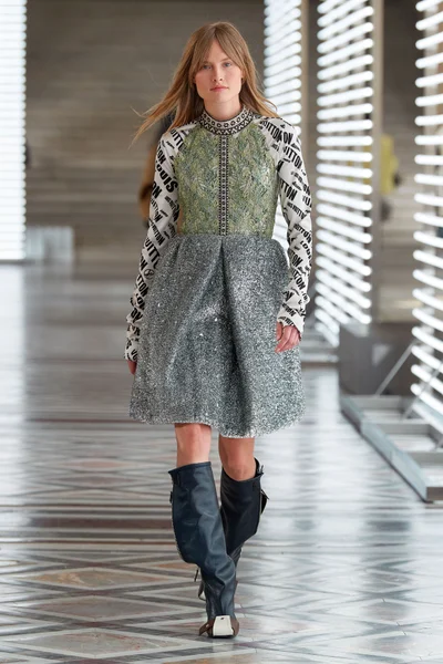 Look 25